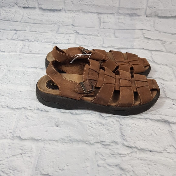 BareTraps "All Star" Leather Sandals - Picture 4 of 10